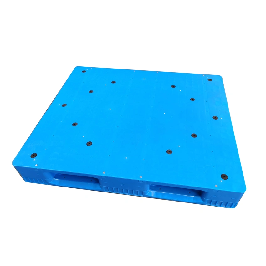 China Factory Cheap Price Steel Tube Reinforced Closed Flat Top 3 Skates Flat Bottom Plastic Pallet